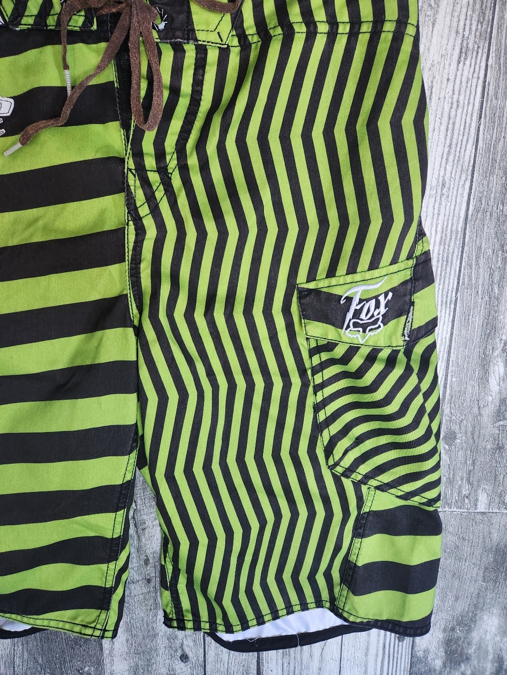 Fox Racing Board Shorts Summer Green Black Size 30 - Picture 3 of 7